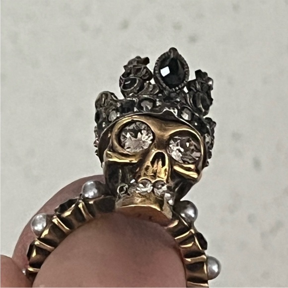 Alexander McQueen Queen Ring - Picture 8 of 15